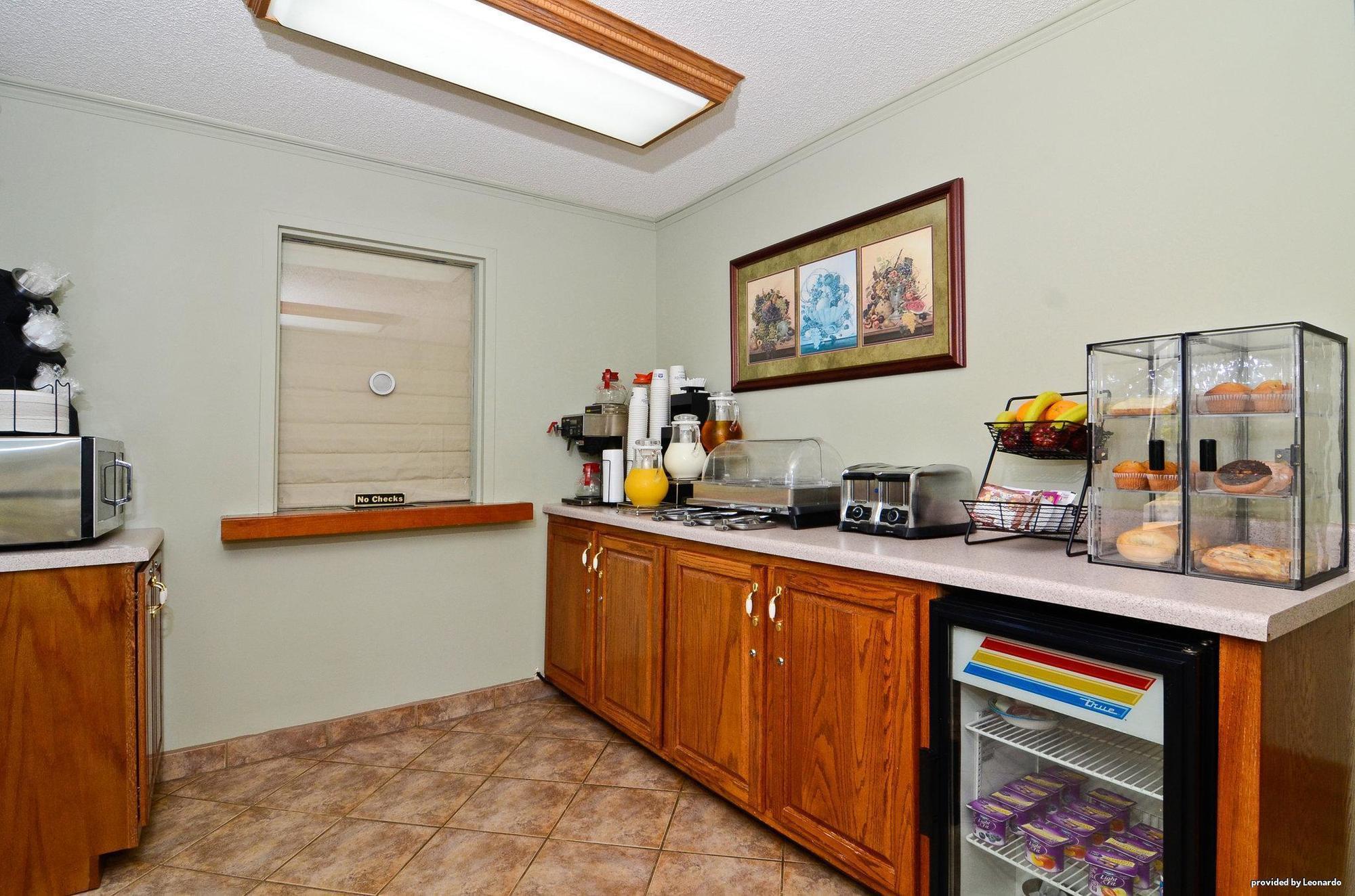Econo Lodge Ripley Restaurace fotografie