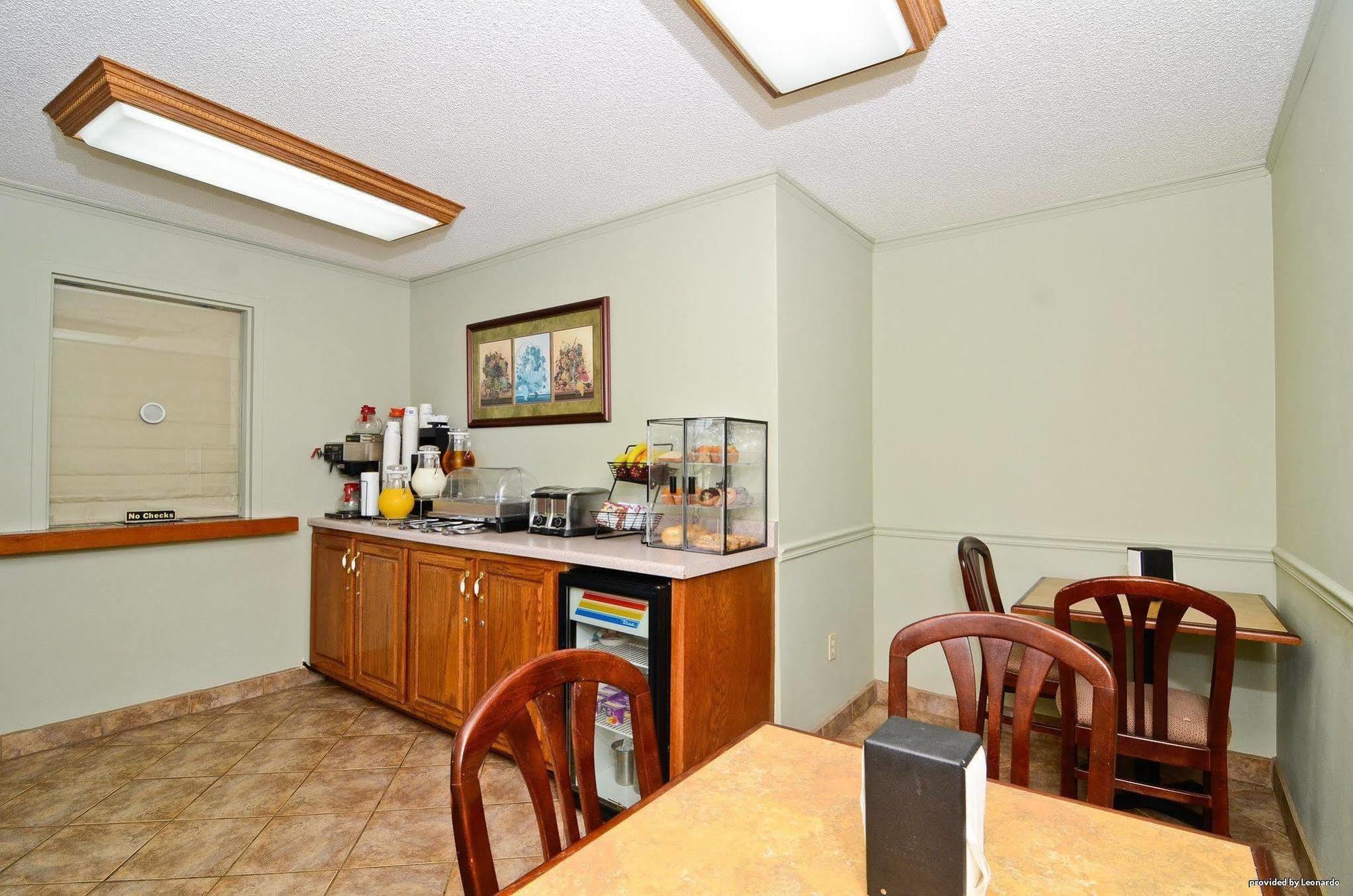 Econo Lodge Ripley Restaurace fotografie